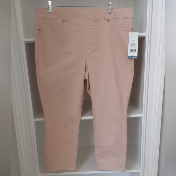 new directions Pants - Capri Pants Belk New directions May pink Pull On 14